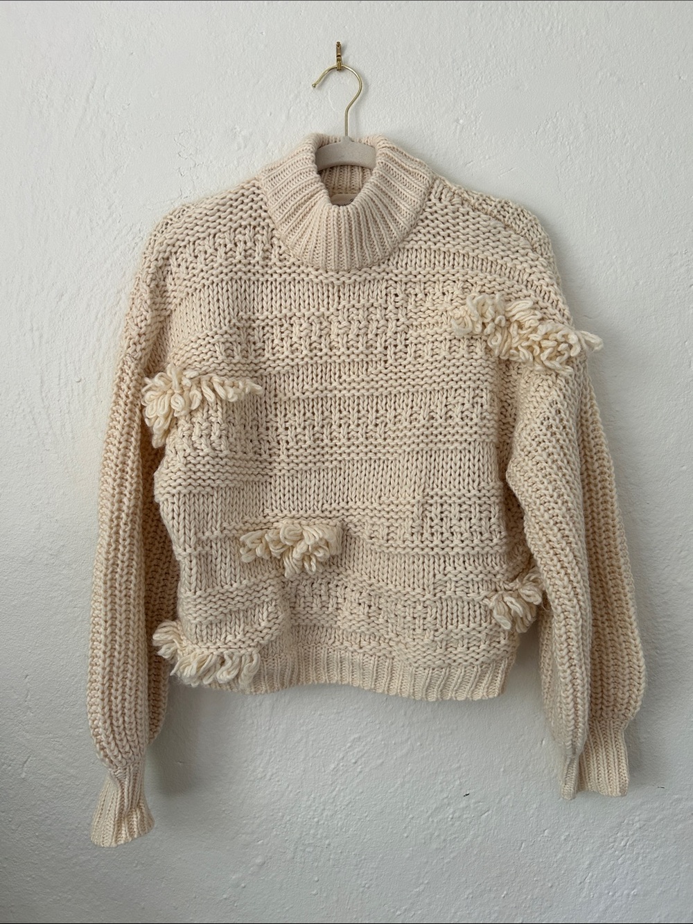 Universal Thread Cream Chunky Turtleneck Fringe Knit Sweater - M